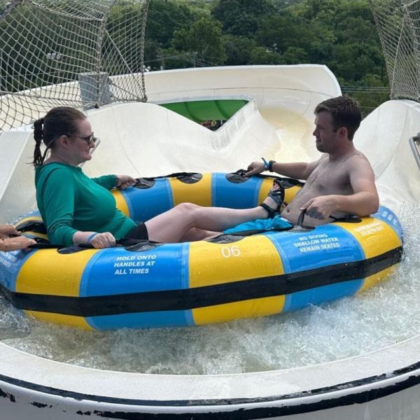 CPI Amusement 70 Series multi-passenger family raft tube